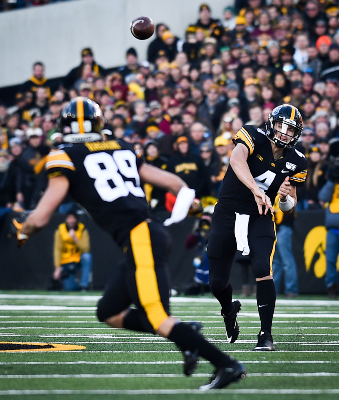 111619-qct-spt-iowa-minn-foot-116a.jpg